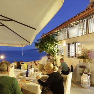 Ristorante Piazzetta Petrone nel centro storico di Vieste nel Gargano